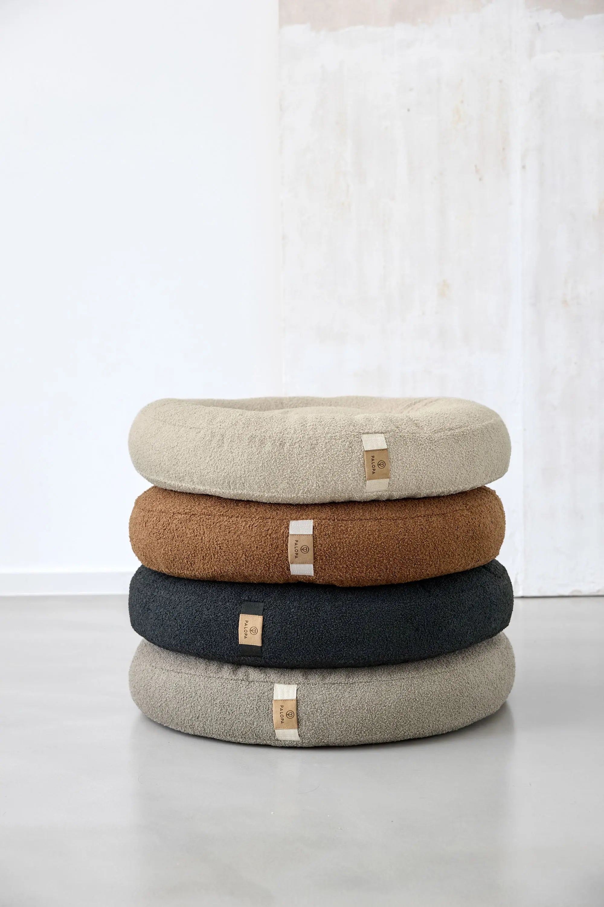 Round Dog Bed - Fippa, Light Brown