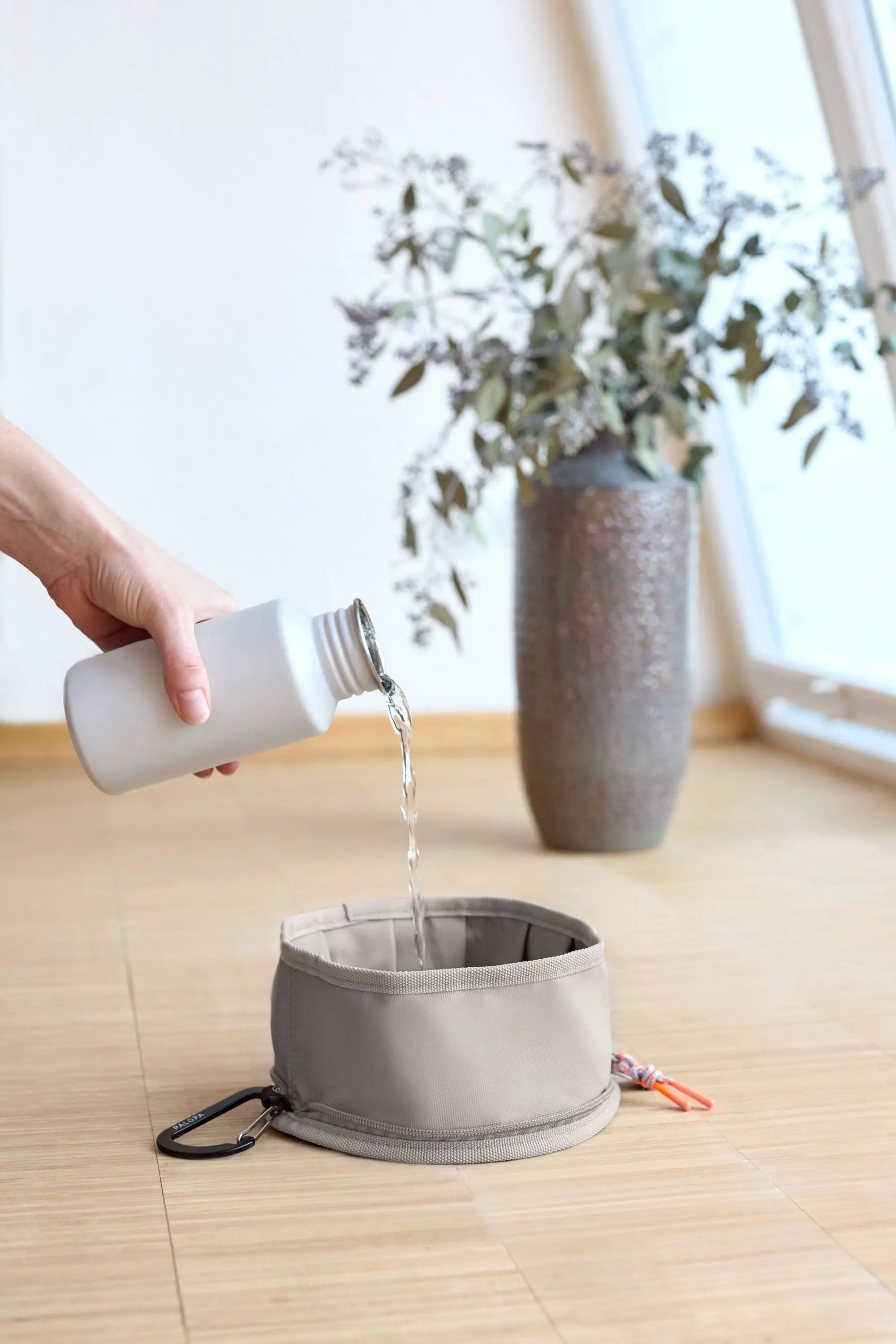 Hundenapf zum Mitnehmen - Tura, Taupe Lässig